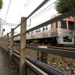 【Tokyo Train Story】京王井の頭線線路脇の砂利道
