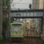 【Tokyo Train Story】都電を見下ろす男がいる風景