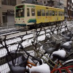 【Tokyo Train Story】雪帽子をかぶった自転車