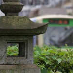 【Tokyo Train Story】線路脇の石灯籠（都電荒川線）