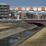 【Tokyo Train Story】川を超えて駅へ（多摩都市モノレール）