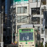 【Tokyo Train Story】大塚駅前電停のビルがある風景（都電荒川線）