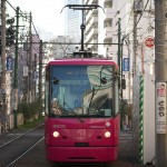 【Tokyo Train Story】大塚駅前付近の下り坂で都電荒川線を正面から撮る