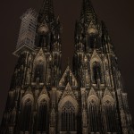 ケルン中央駅から徒歩1分で感じる異国の風景 夜のケルン大聖堂の威容を撮影してみた 『ドイツ路地裏散歩の旅』 その8 #ANAxトラベラーズ