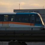 【Tokyo Train Story】夕日を浴びて走る東京モノレール